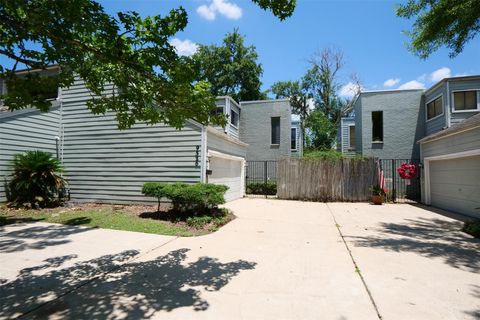 Photo of 9526 Val Verde Street, Houston, TX 77063 (MLS # 86900246)