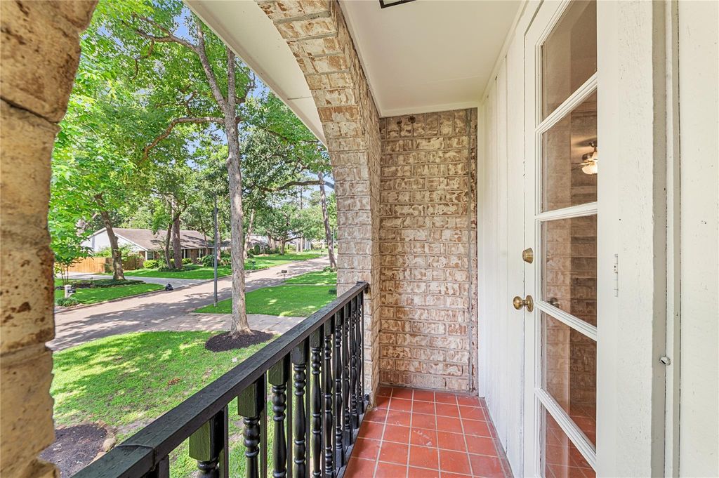 Photo of 2019 Thousand Pines Drive, Houston, TX 77339 (MLS # 41497237)
