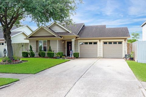 Photo of 4018 Fairhope Oak Street, Pasadena, TX 77503 (MLS # 92314220)