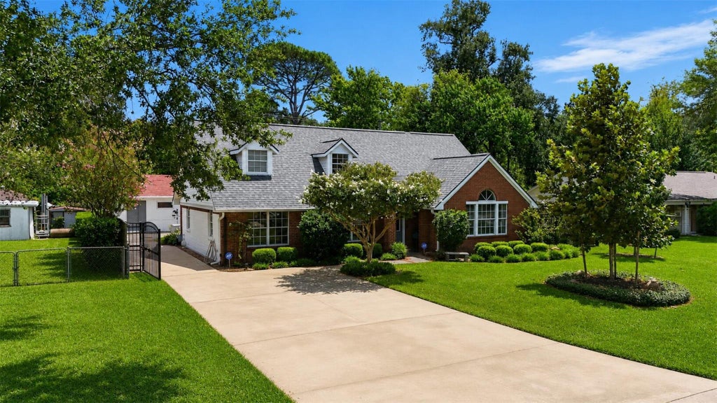 Photo of 3622 Morningview Drive, Houston, TX 77080 (MLS # 80638866)