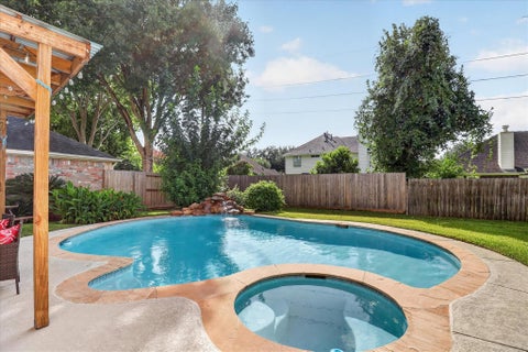 Photo of 4614 Sunshine Drive, Sugar Land, TX 77479 (MLS # 47578085)