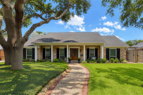 Photo of 10106 Inwood Drive, Houston, TX 77042 (MLS # 59620862)