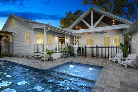 327 Middleton Street Kemah TX 77518