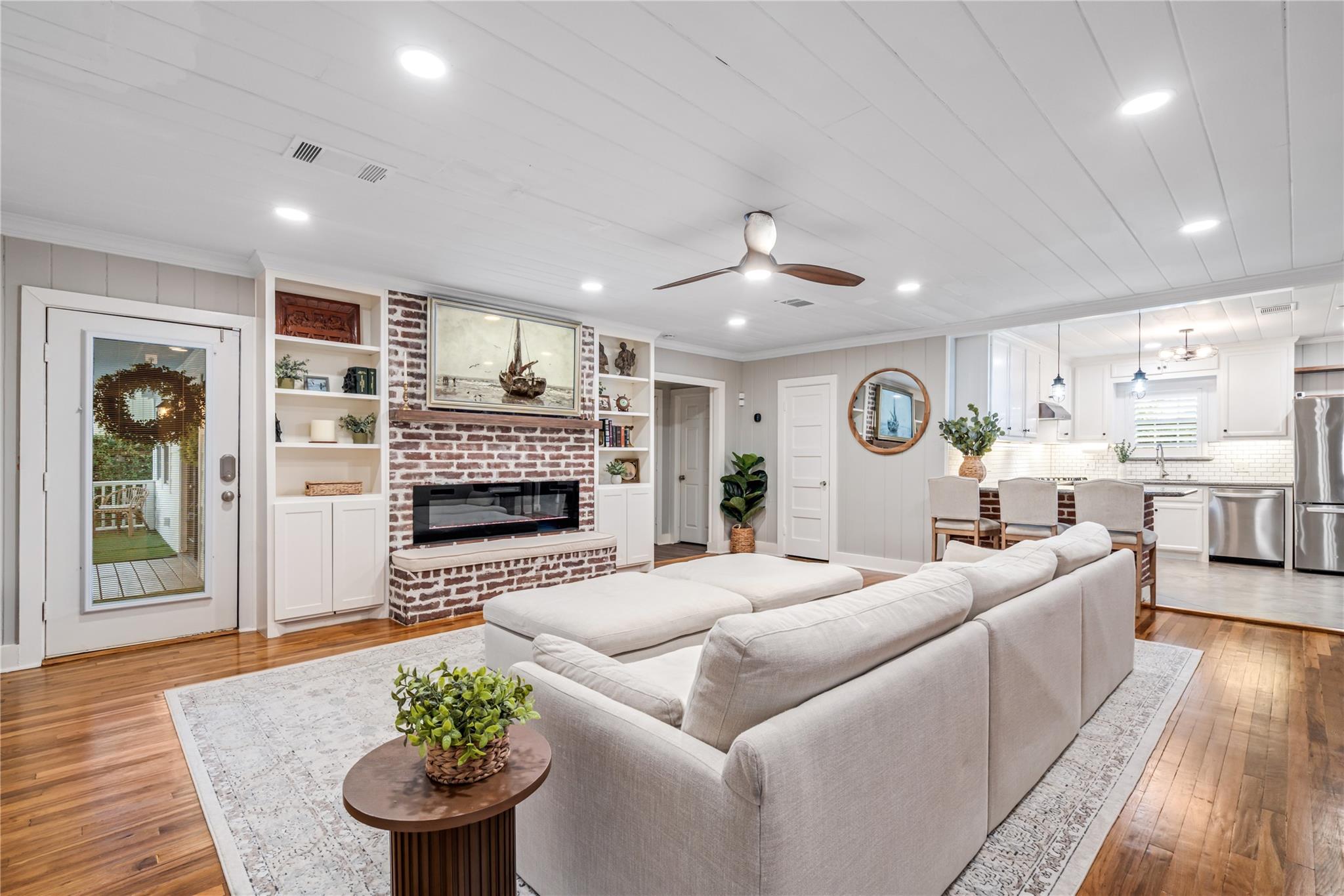 327 Middleton Street