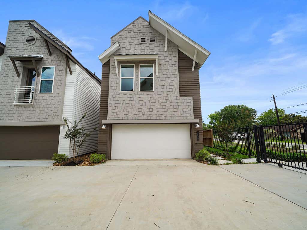 Photo of 7502 Carver Road #C, Houston, TX 77088 (MLS # 7874040)