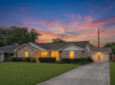 Photo of 4910 Teton Street, Houston, TX 77033 (MLS # 11220849)
