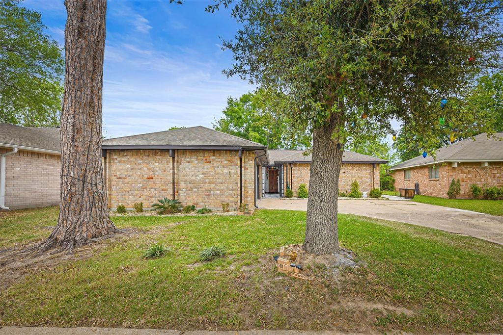 Photo of 19634 Southaven Drive, Houston, TX 77084 (MLS # 66020931)