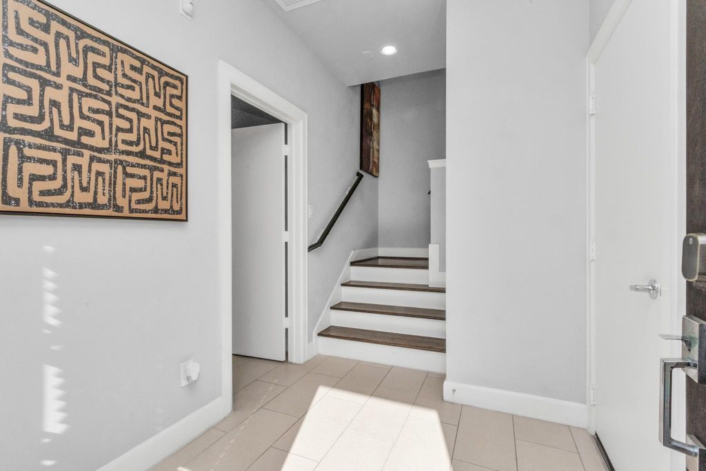 Photo of 1718 Eado Point Lane, Houston, TX 77003 (MLS # 85030043)
