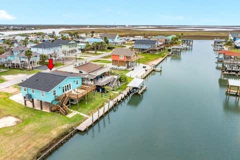 Apartment For Sale - 306 Pompano Lane<br/> Surfside Beach, TX 77541