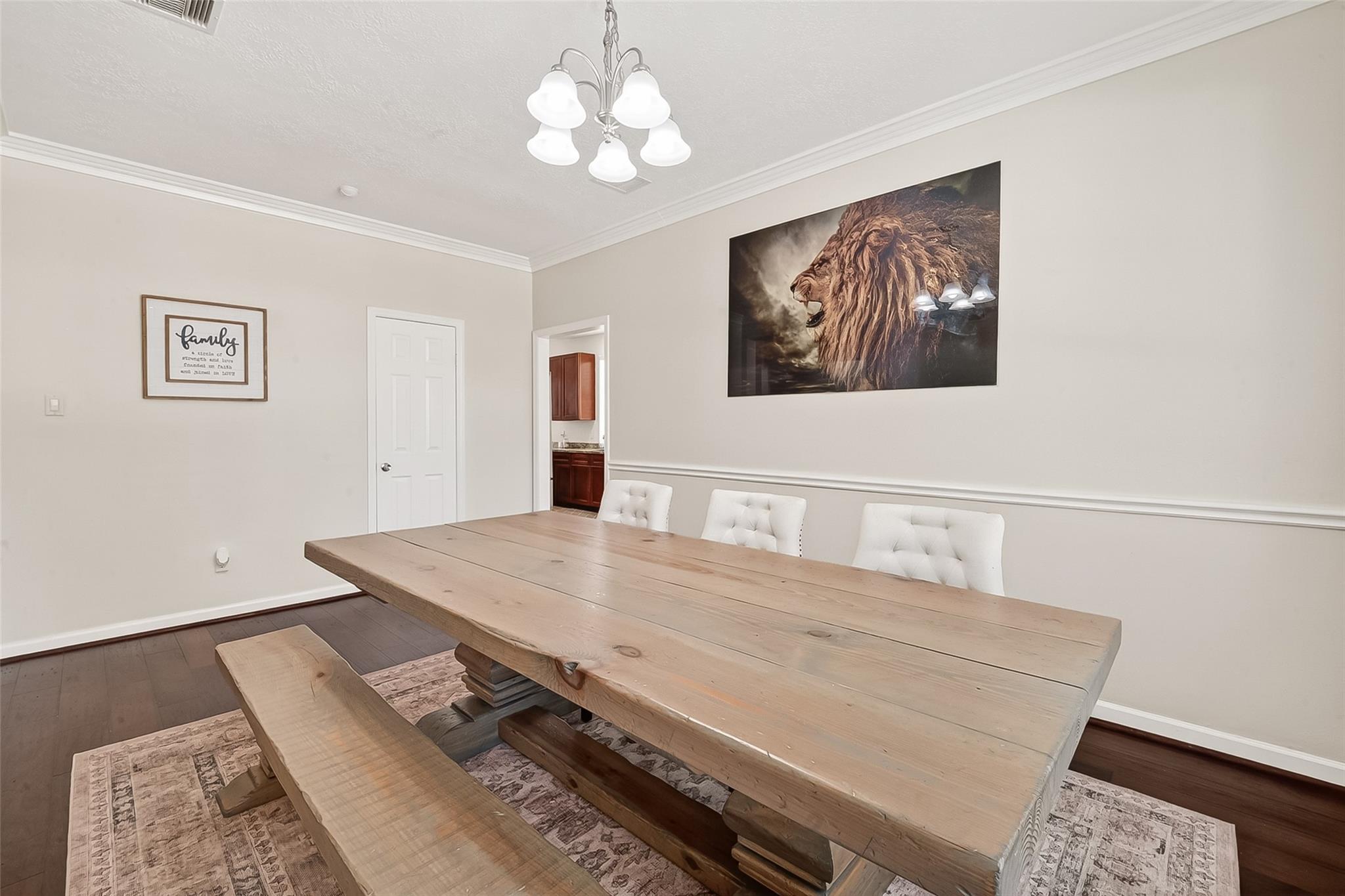 3207 Leafy Pine Court
