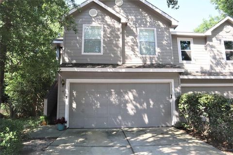 Photo of 10 Butterfly Branch Place, The Woodlands, TX 77382 (MLS # 86083697)