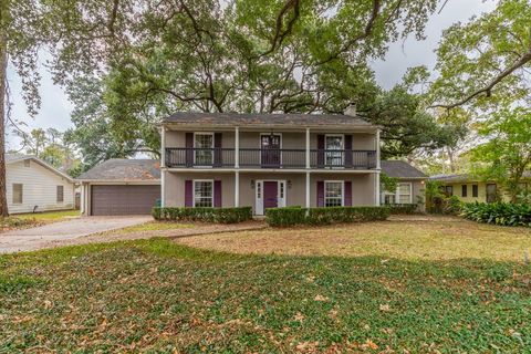 Photo of 2465 Gladys Street, Beaumont, TX 77702 (MLS # 49729348)