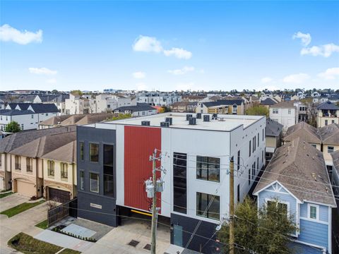 Photo of 5614 Larkin St #B, Houston, TX 77007 (MLS # 10649587)