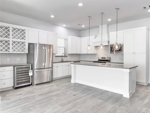 Photo of 1602 Westside Gardens Lane, Houston, TX 77055 (MLS # 37091386)