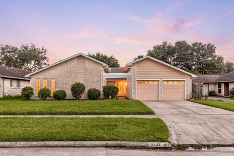 Photo of 9232 Vickijohn Drive, Houston, TX 77031 (MLS # 14237669)