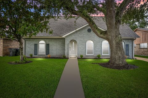 Photo of 7923 Dawnridge Drive, Houston, TX 77071 (MLS # 79240817)