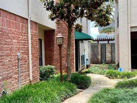 Photo of 2478 Bering Drive, Houston, TX 77057 (MLS # 63751447)