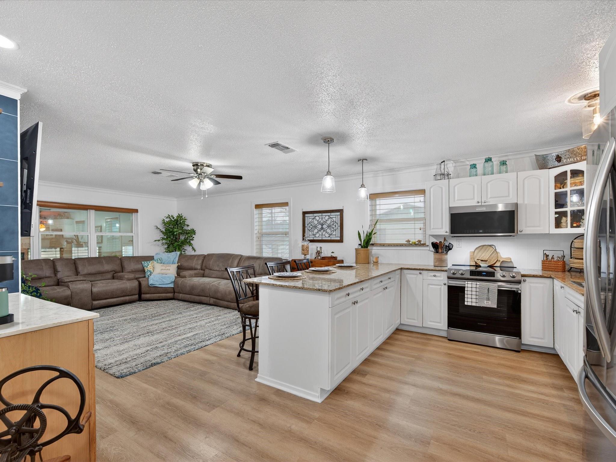 117 Horseshoe Lake Drive W