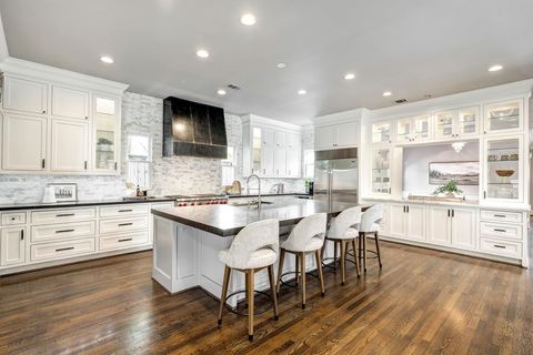 Photo of 1811 Harvard Street, Houston, TX 77008 (MLS # 41218337)