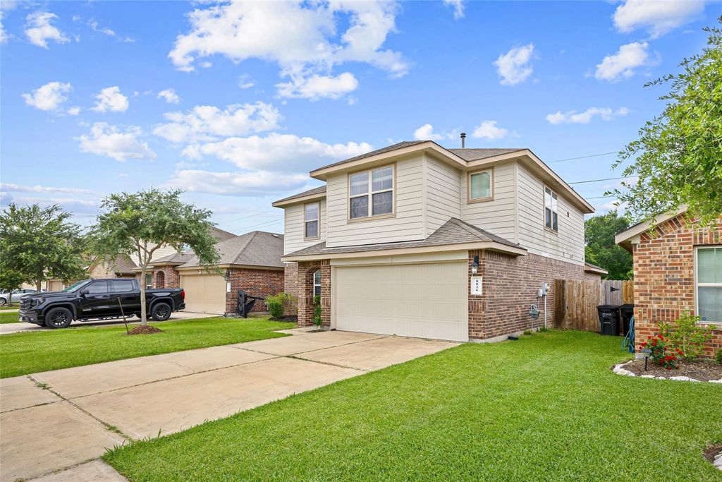 Photo of 8026 Farthing Lane, Rosharon, TX 77583 (MLS # 76181330)