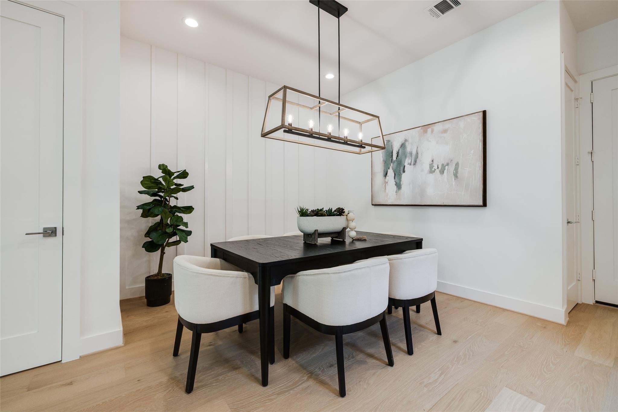 118 E 23rd Street