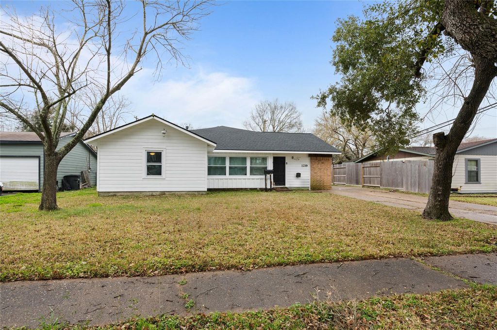 Photo of 1219 Park Lane, Texas City, TX 77590 (MLS # 64757914)