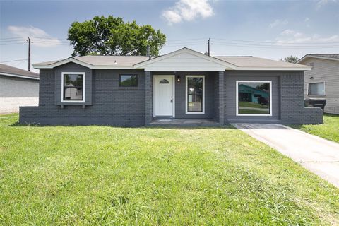 Photo of 3309 Proswimmer Street, Houston, TX 77088 (MLS # 85986067)