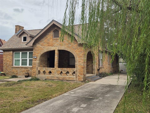 Photo of 1449 Munger Street, Houston, TX 77023 (MLS # 46204922)