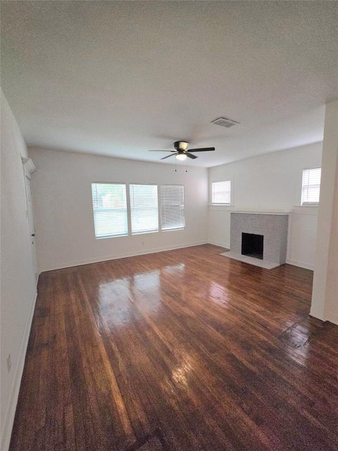 Photo of 1449 Munger Street, Houston, TX 77023 (MLS # 46204922)