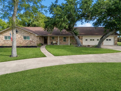 Homes For Sale - 312 County Road 201<br/> Angleton, TX 77515