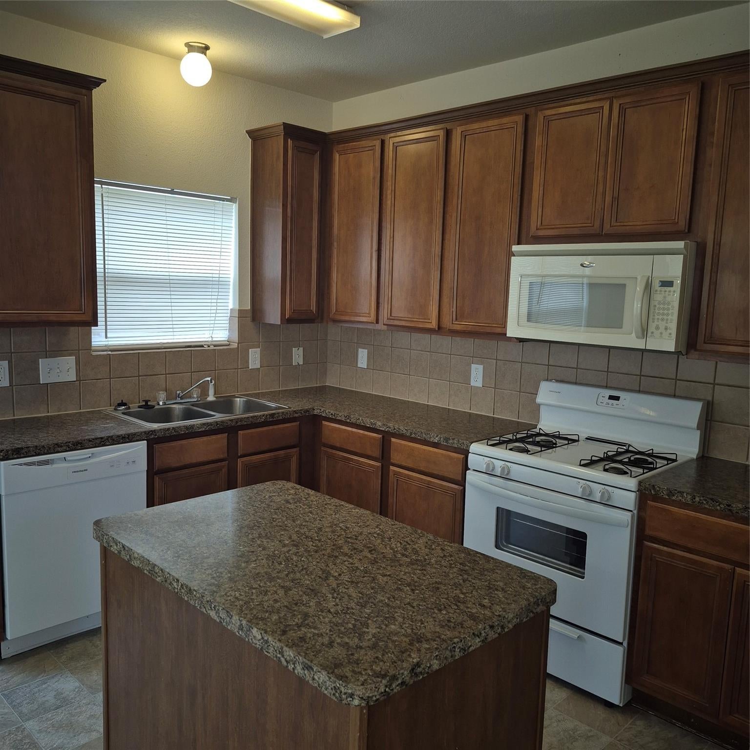 2735 Orchard Creek Lane