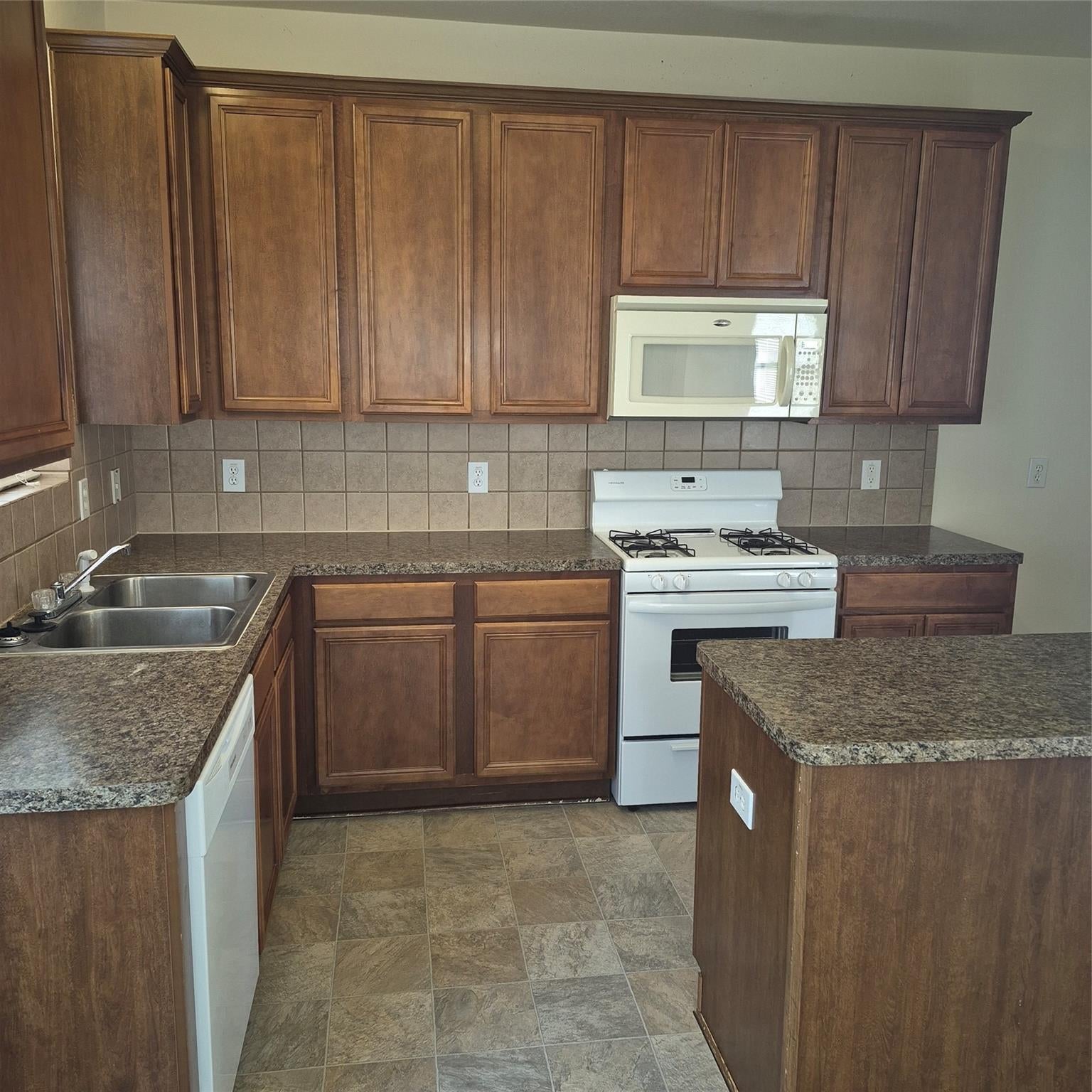 2735 Orchard Creek Lane