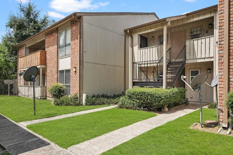 Condo For Sale - 5667 Birchmont Drive #H<br/> Houston, TX 77091