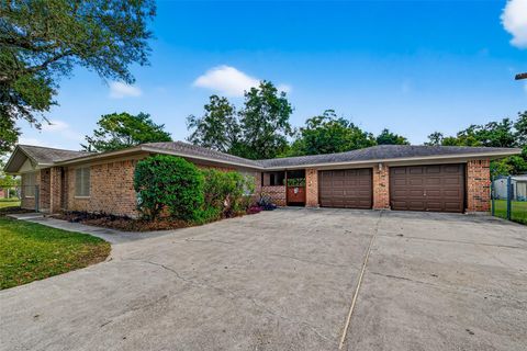 Photo of 12021 7th 1/2 Street, Santa Fe, TX 77510 (MLS # 44628747)