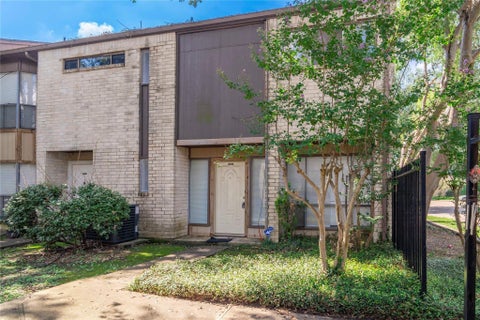 Photo of 8315 Augustine Drive, Houston, TX 77036 (MLS # 21759997)