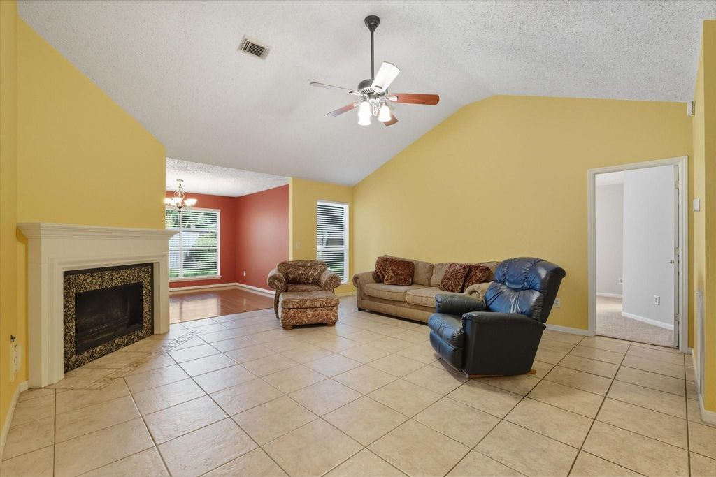 Photo of 19018 Oakway Drive, Humble, TX 77346 (MLS # 12257317)