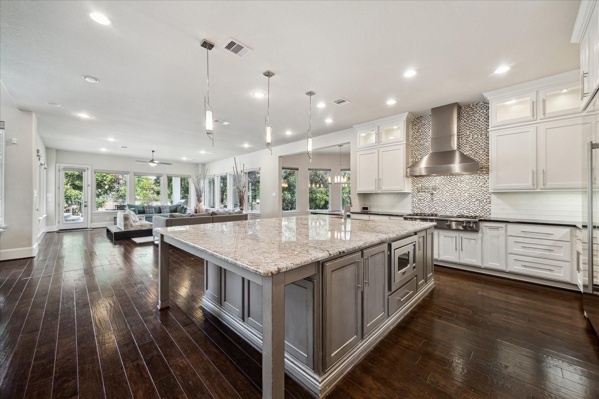 Sugar Land, Texas, 77479, United States, 5 Bedrooms Bedrooms, ,6 BathroomsBathrooms,Residential,Active,2032429