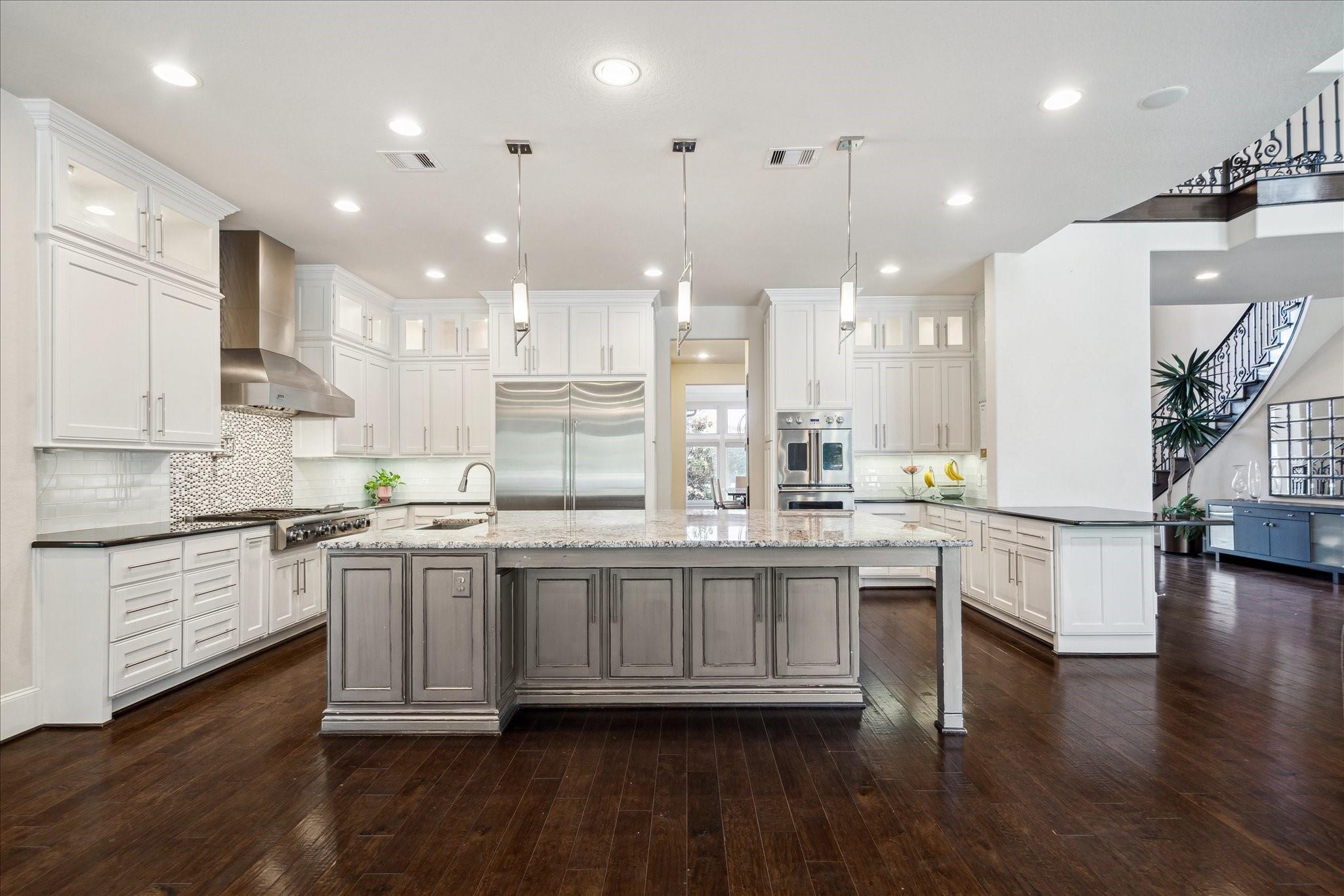 Sugar Land, Texas, 77479, United States, 5 Bedrooms Bedrooms, ,6 BathroomsBathrooms,Residential,Active,2032429
