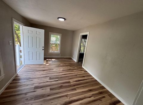 Photo of 211 W South Street, Alvin, TX 77511 (MLS # 71318105) Photo of 211 W South Street, Alvin, TX 77511 (MLS # 71318105)