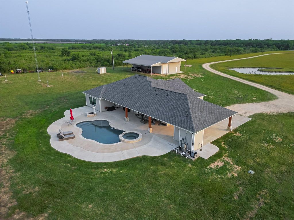 Photo of 16702 Dipple Road, Guy, TX 77444 (MLS # 54322254)