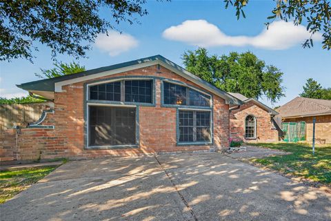 Photo of 7410 Log Hollow Drive, Houston, TX 77040 (MLS # 35245668)
