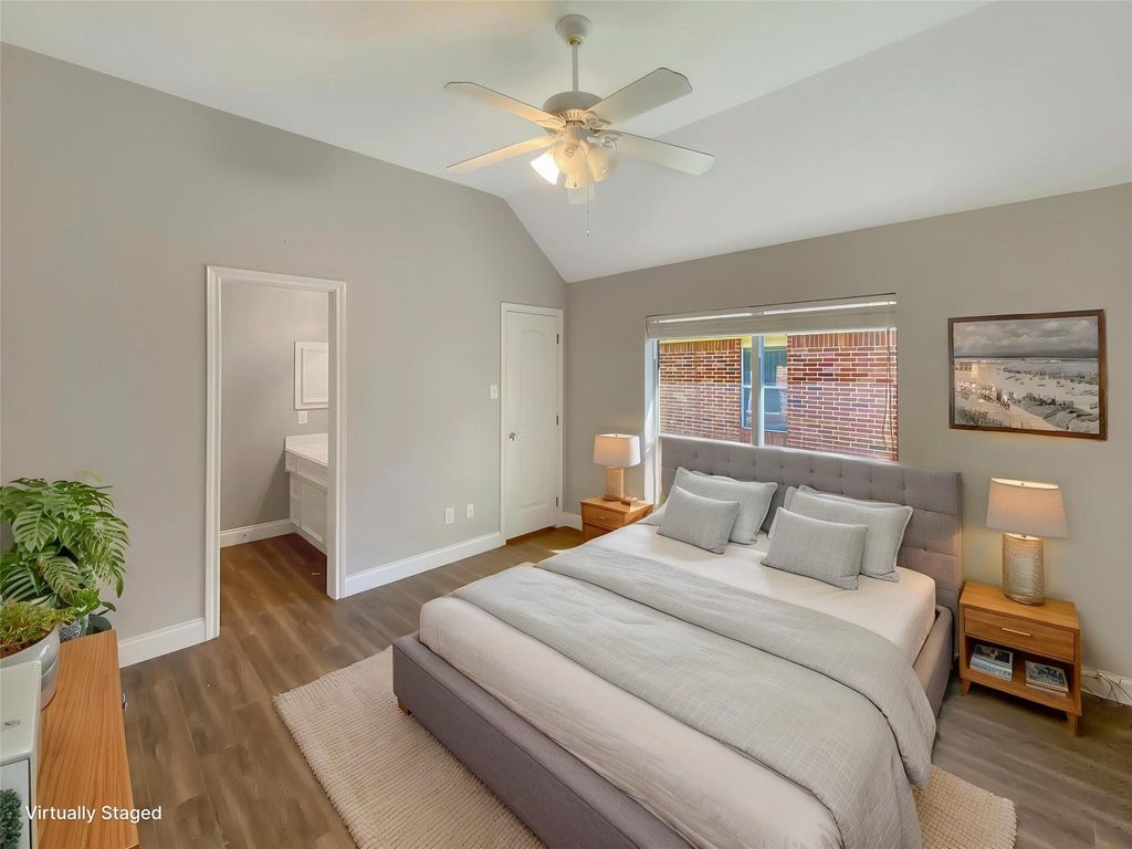 Photo of 109 Smokey Lake Lane, Dickinson, TX 77539 (MLS # 94507377)