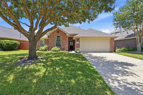 Photo of 1011 Red River ST, League City, TX 77573 (MLS # 71025388)
