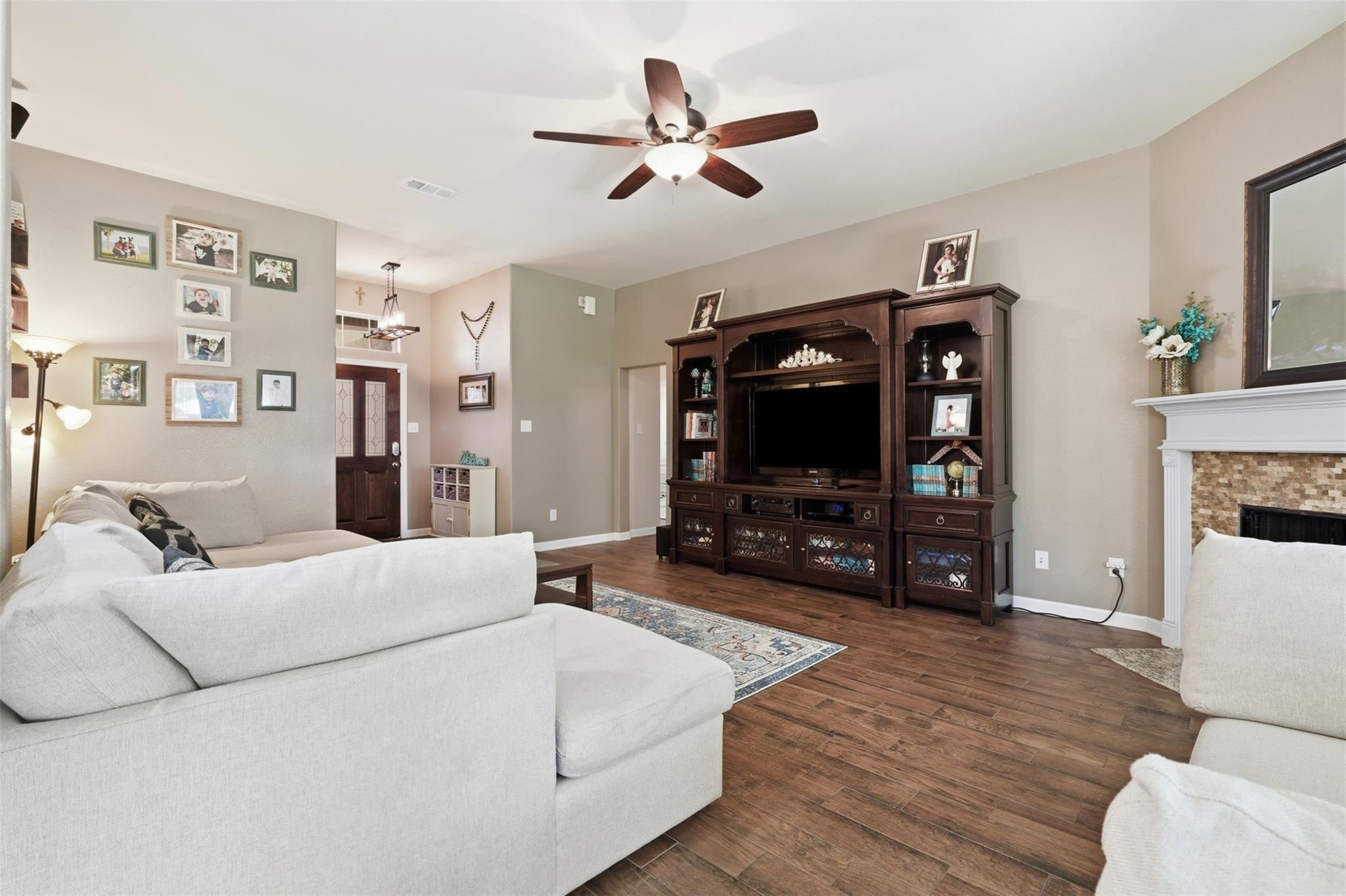 1011 Red River