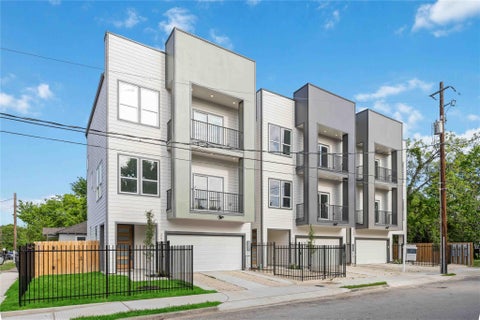 Homes For Sale - 3431 Dennis Street<br/> Houston, TX 77004