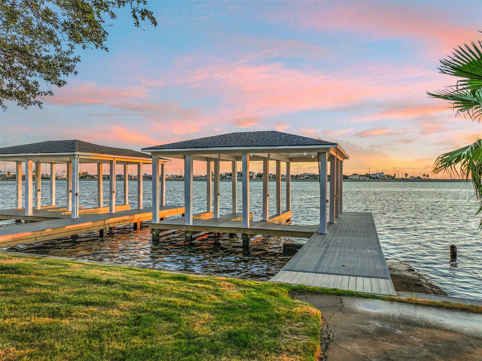1517 Bayou Shore Drive
