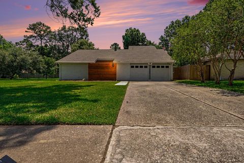 Photo of 1003 N Diamondhead Boulevard, Crosby, TX 77532 (MLS # 78250748)
