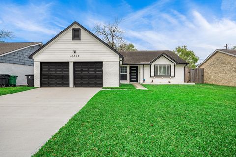 Photo of 10818 Hillcroft Avenue, Houston, TX 77096 (MLS # 29442412)