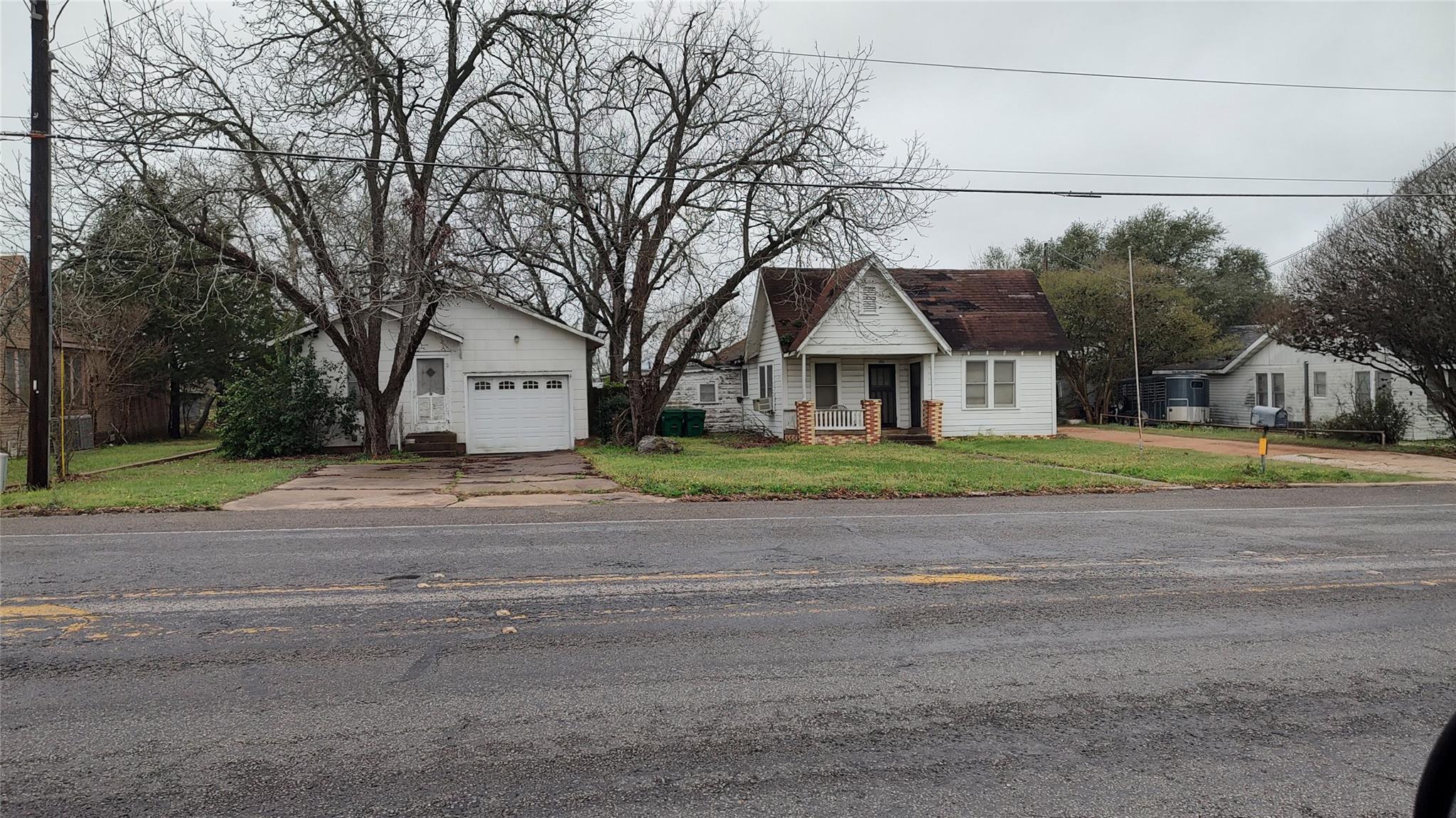 1703 N Park Street N