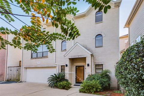 Photo of 609 Lester Street, Houston, TX 77007 (MLS # 10962302)